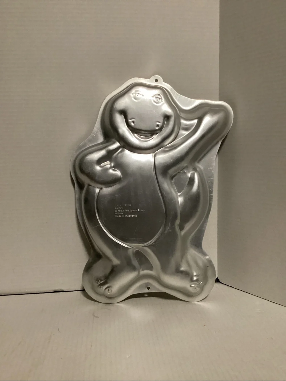 Wilton 1993 Silver Barney Cake Pan Mold